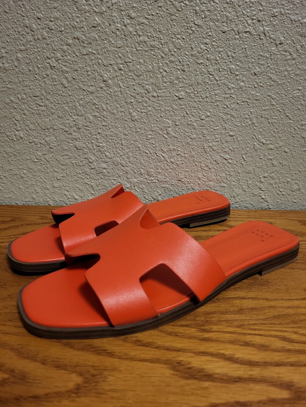 NWT a • new day Orange Slides Size 8½